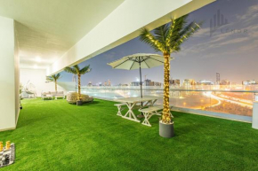 Modern 2BR Glowing Palm Trees Near Downtown